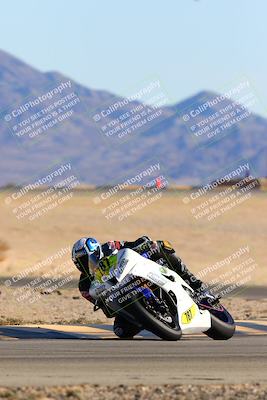 media/Jan-08-2022-SoCal Trackdays (Sat) [[1ec2777125]]/Turn 4 (1145am)/